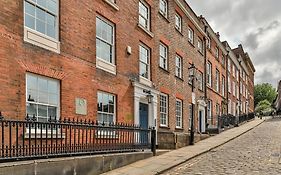 Paradise Square - Remodelled 18Th Century Apartme